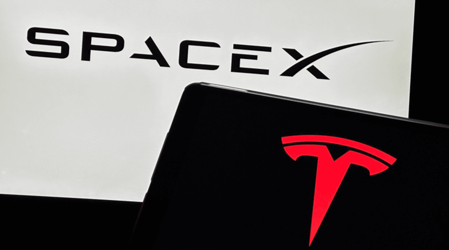 أسهم SpaceX مقابل Tesla: أي استثمار لإيلون ماسك قد يحقق نمواً أكبر؟